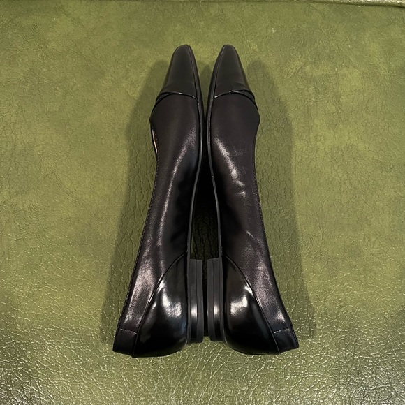 Geox Italian Patent leather pointy toe slip on flats in size 36 - Picture 7 of 7